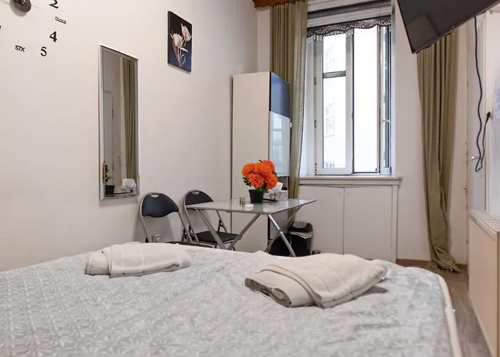 Economical 3-bedroom Near Danube & Millennium , Long *