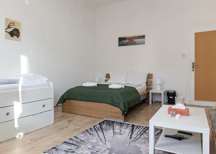 Economical 3-bedroom Near Danube & Millennium , Long *
