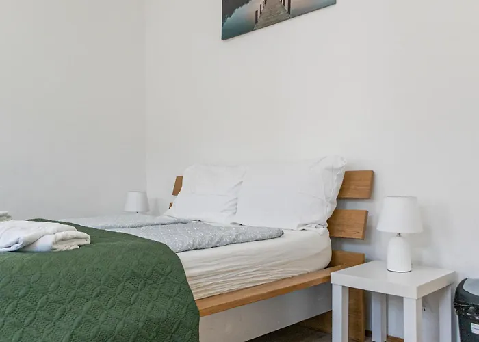 Apartamento Economical 3-bedroom Near Danube & Millennium , Long Viena