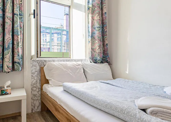 Economical 3-bedroom Near Danube & Millennium , Long Apartamento Viena