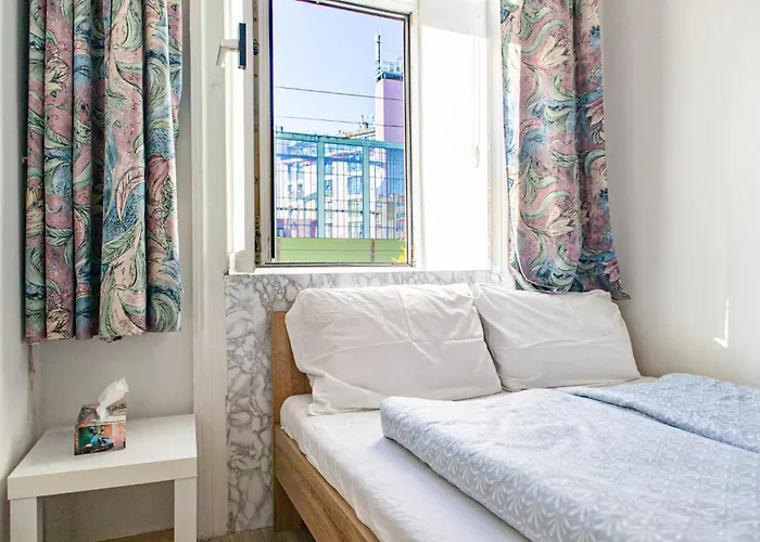 Economical 3-bedroom Near Danube & Millennium , Long Apartamento Viena