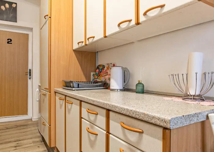 Economical 3-bedroom Near Danube & Millennium , Long