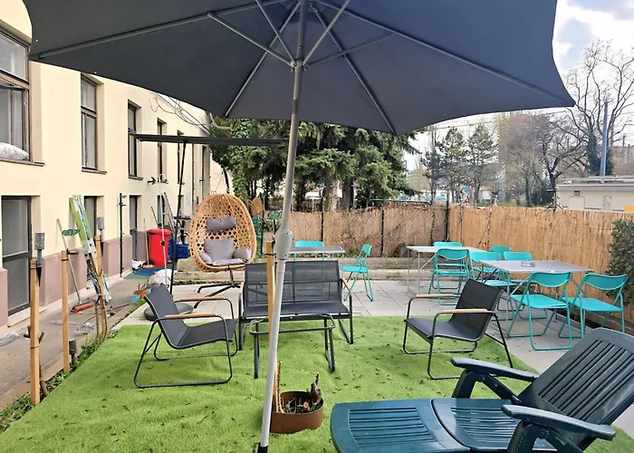 Economical 3-bedroom Near Danube & Millennium , Long Apartamento Viena