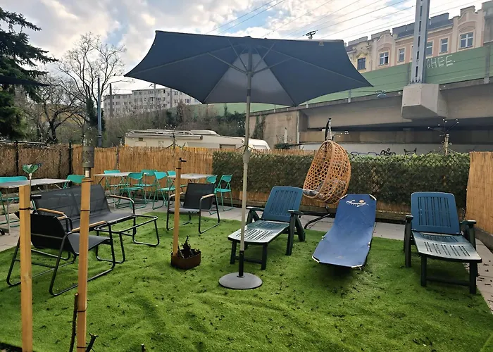 Economical 3-bedroom Near Danube & Millennium , Long * Viena
